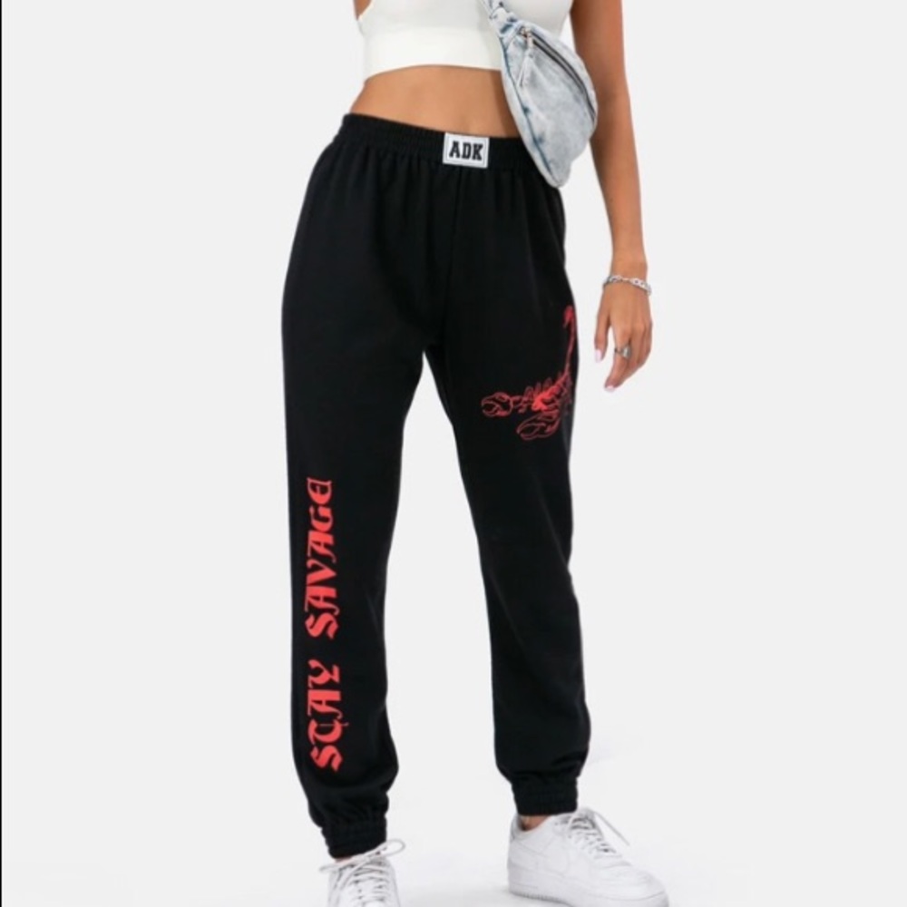 Adika SAVAGE Sweatpants